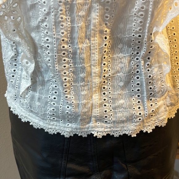 TRN short sleeve top.                  TRN7 - Picture 8 of 8